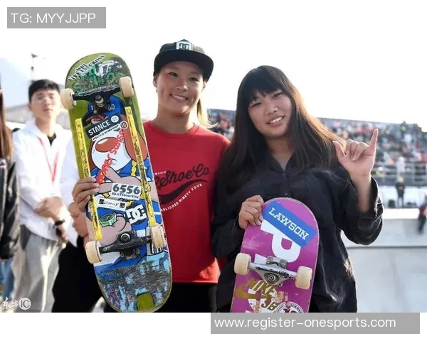 南京滑板队在运动世界滑板锦标赛中的灵活性表现精彩点评