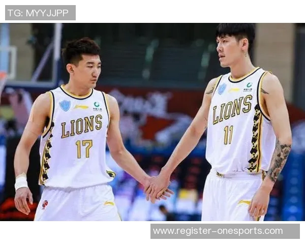 成都羽毛球队与上海羽毛球队赛后复盘分析比赛节奏与战术对比 成都羽毛球队与上海羽毛球队赛后复盘分析比赛节奏与战术对比